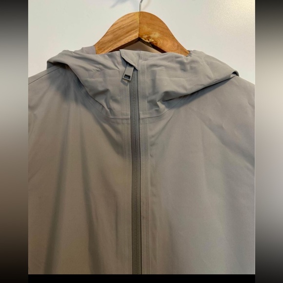 Babaton Rain jacket - Picture 2 of 5